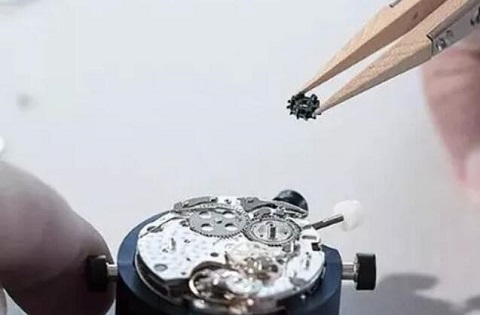 宝珀手表维修服务中心（宝珀手表发生磕碰）